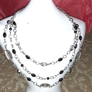 Necklace bk/silver/clear.  Length 11"